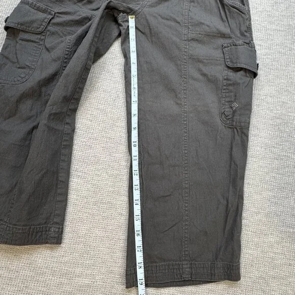 Columbia Womens Gray Cargo Capri Pants Size 4 Pockets Belted Double Button Waist - Picture 12 of 15